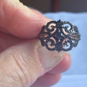 Elegant Black Spinel Filigree Ring
